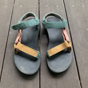 Womens Color Block Tevas Size 7